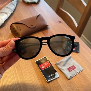 Erika Velvet Ray-Bans Black